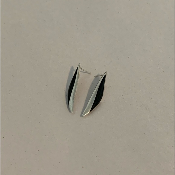 Vintage Sterling and Onyx Earrings - Picture 2 of 7